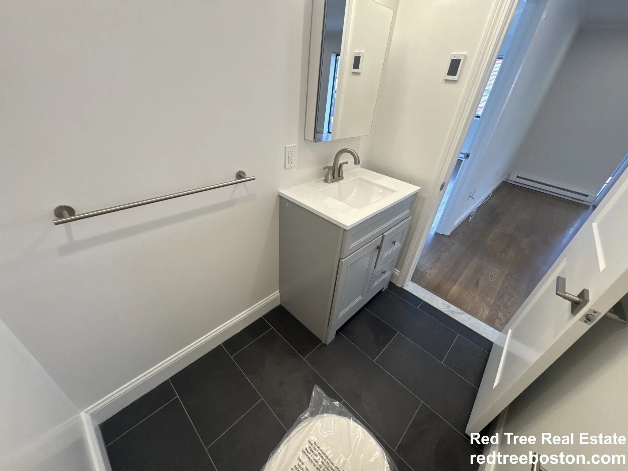 1 bed, 1 bath apartment for rent at 320 Hammond Pond Pkwa Unit 504, Chestnut Hill — photo 14 of 37