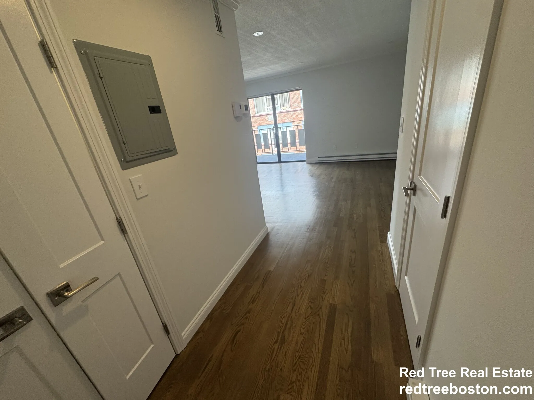 1 bed, 1 bath apartment for rent at 320 Hammond Pond Pkwa Unit 504, Chestnut Hill — photo 2 of 37