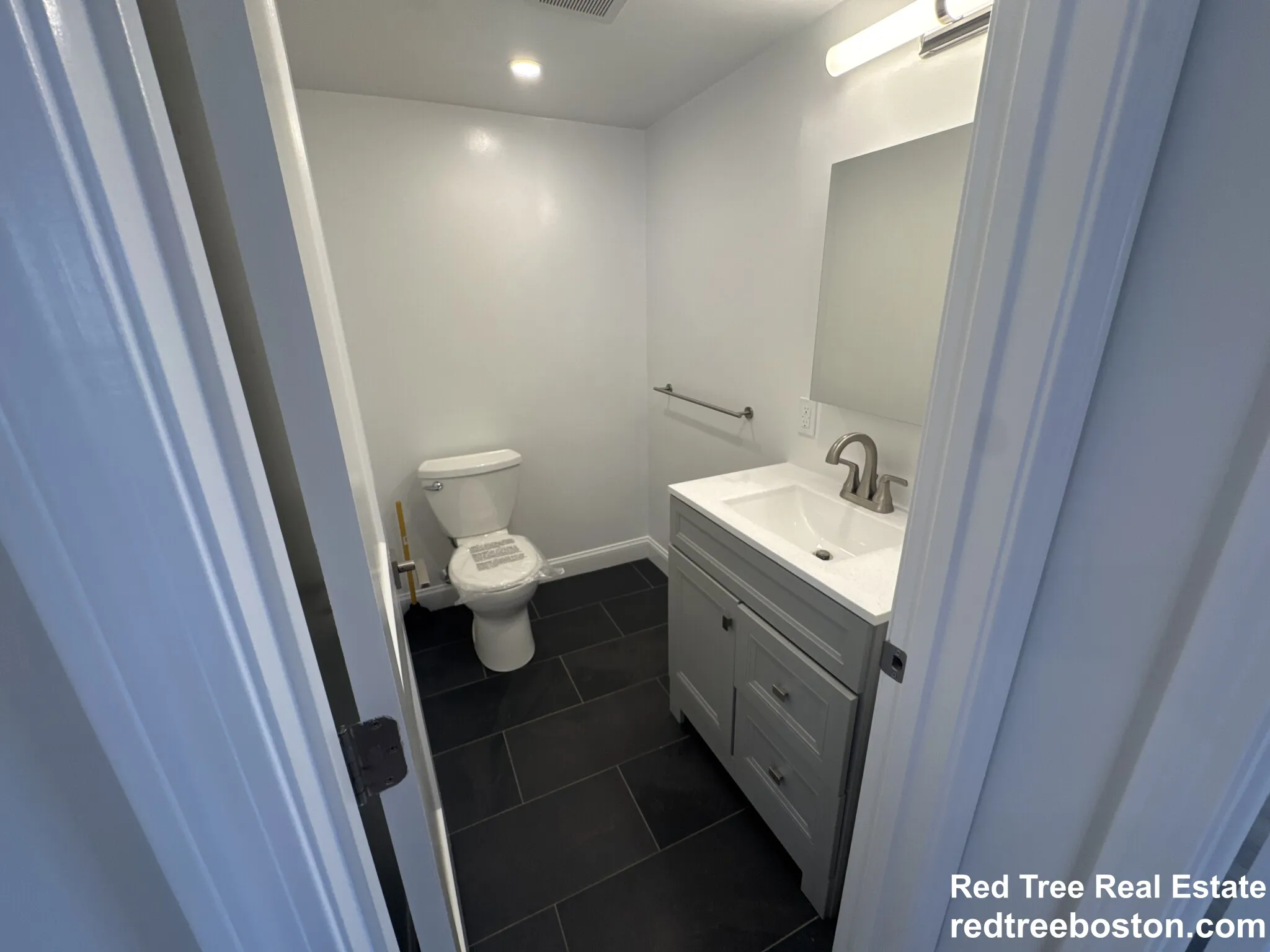 1 bed, 1 bath apartment for rent at 320 Hammond Pond Pkwa Unit 504, Chestnut Hill — photo 13 of 37