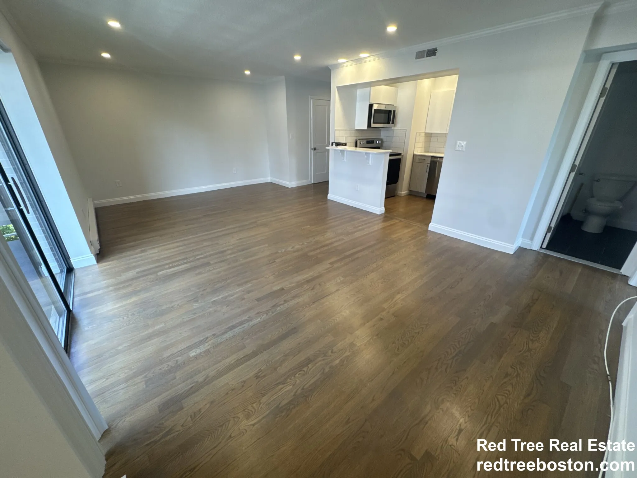 1 bed, 1 bath apartment for rent at 320 Hammond Pond Pkwa Unit 504, Chestnut Hill — photo 12 of 37