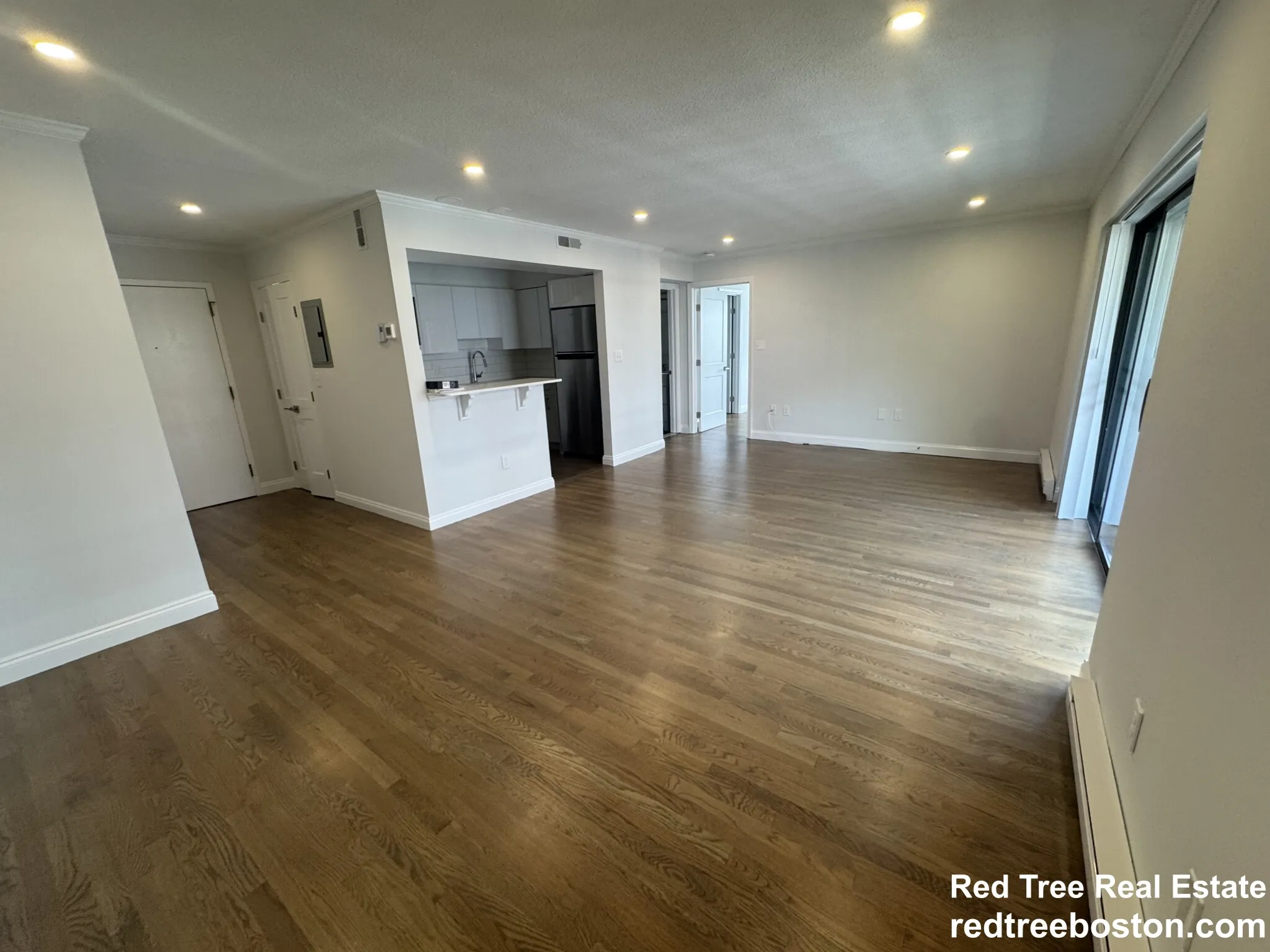 1 bed, 1 bath apartment for rent at 320 Hammond Pond Pkwa Unit 504, Chestnut Hill — photo 8 of 37