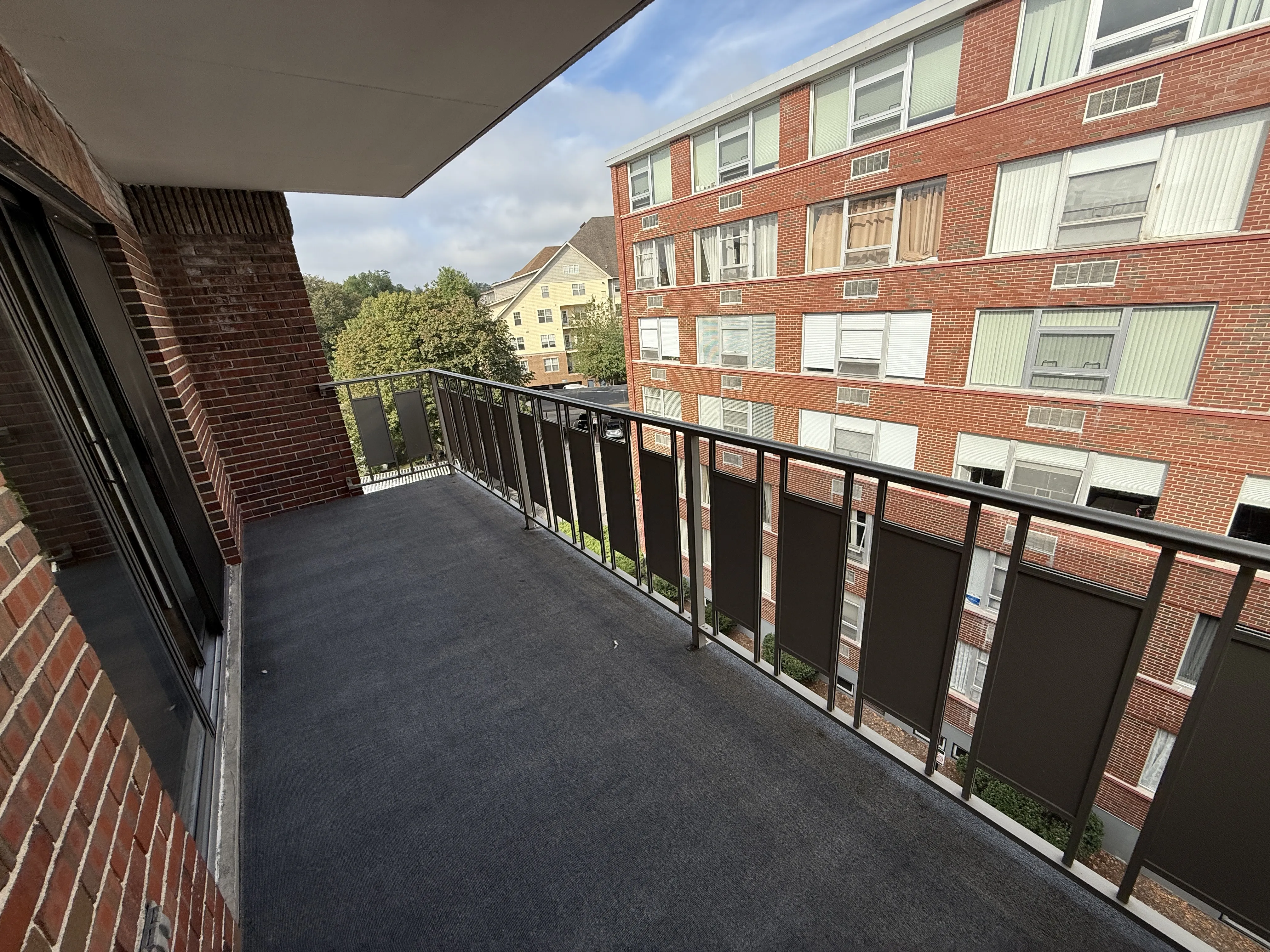1 bed, 1.5 bath apartment for rent at 320 Hammond Pond Pkwa Unit 504R, Chestnut Hill — photo 9 of 19