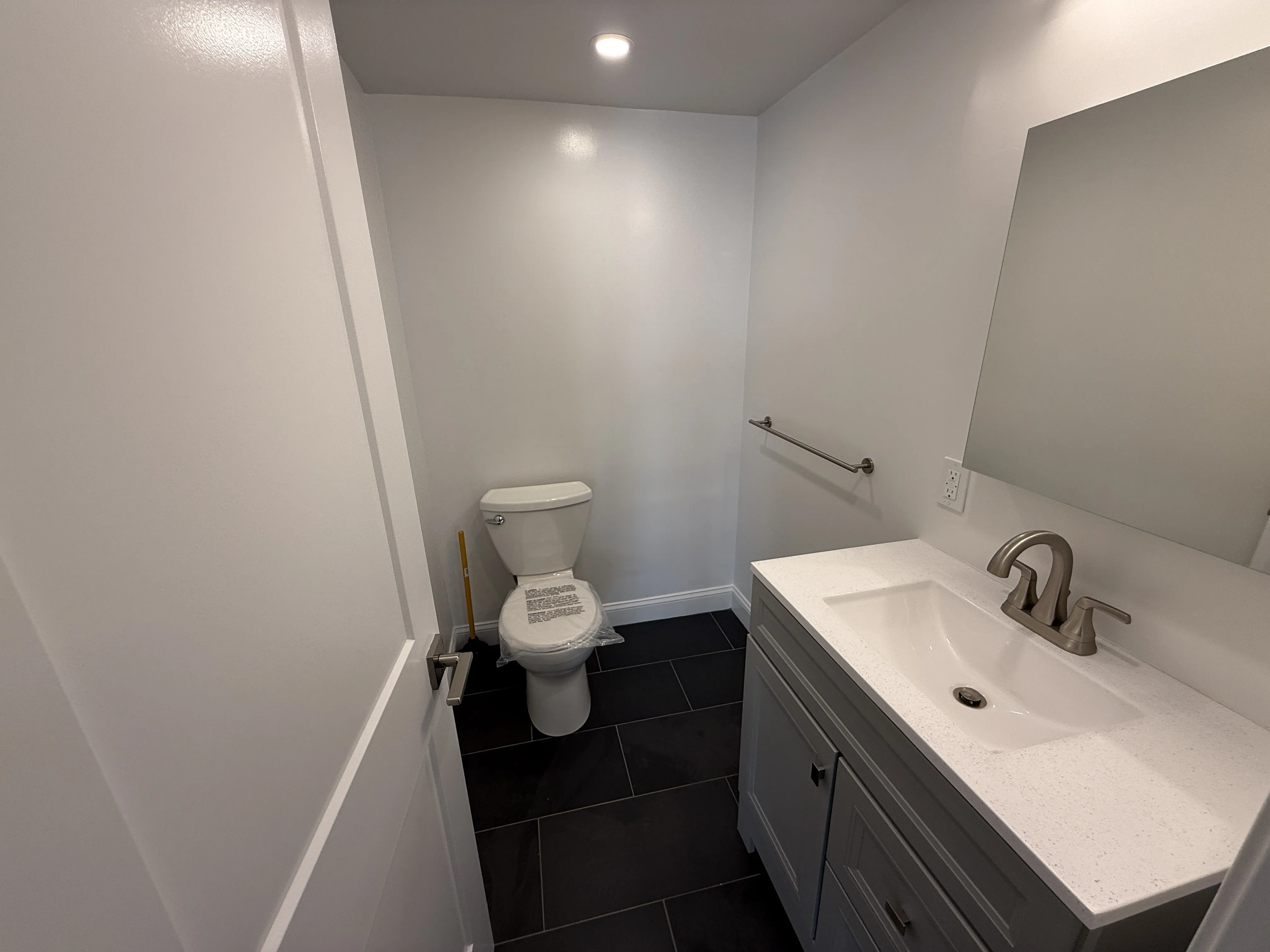1 bed, 1.5 bath apartment for rent at 320 Hammond Pond Pkwa Unit 504R, Chestnut Hill — photo 12 of 19