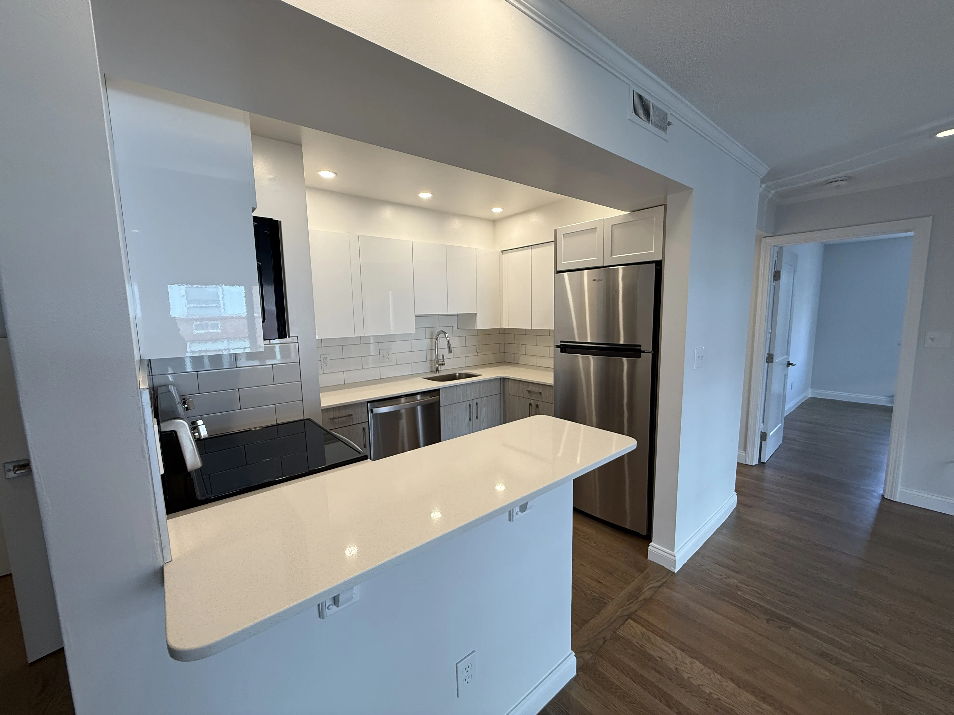 1 bed, 1.5 bath apartment for rent at 320 Hammond Pond Pkwa Unit 504R, Chestnut Hill