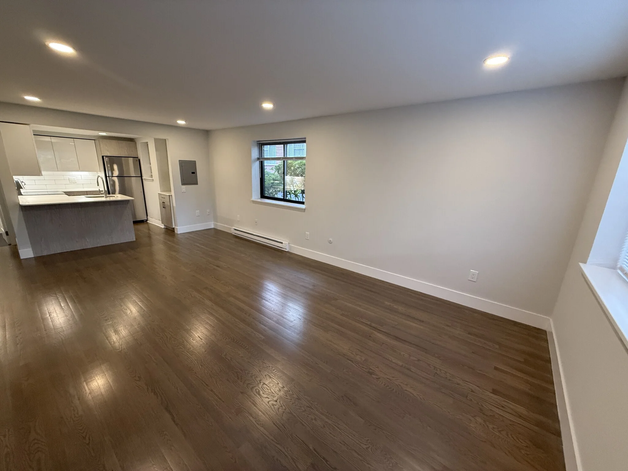 Studio bed, 1 bath apartment for rent at 320 Hammond Pond Pkwy Unit 103R, Chestnut Hill — photo 2 of 14