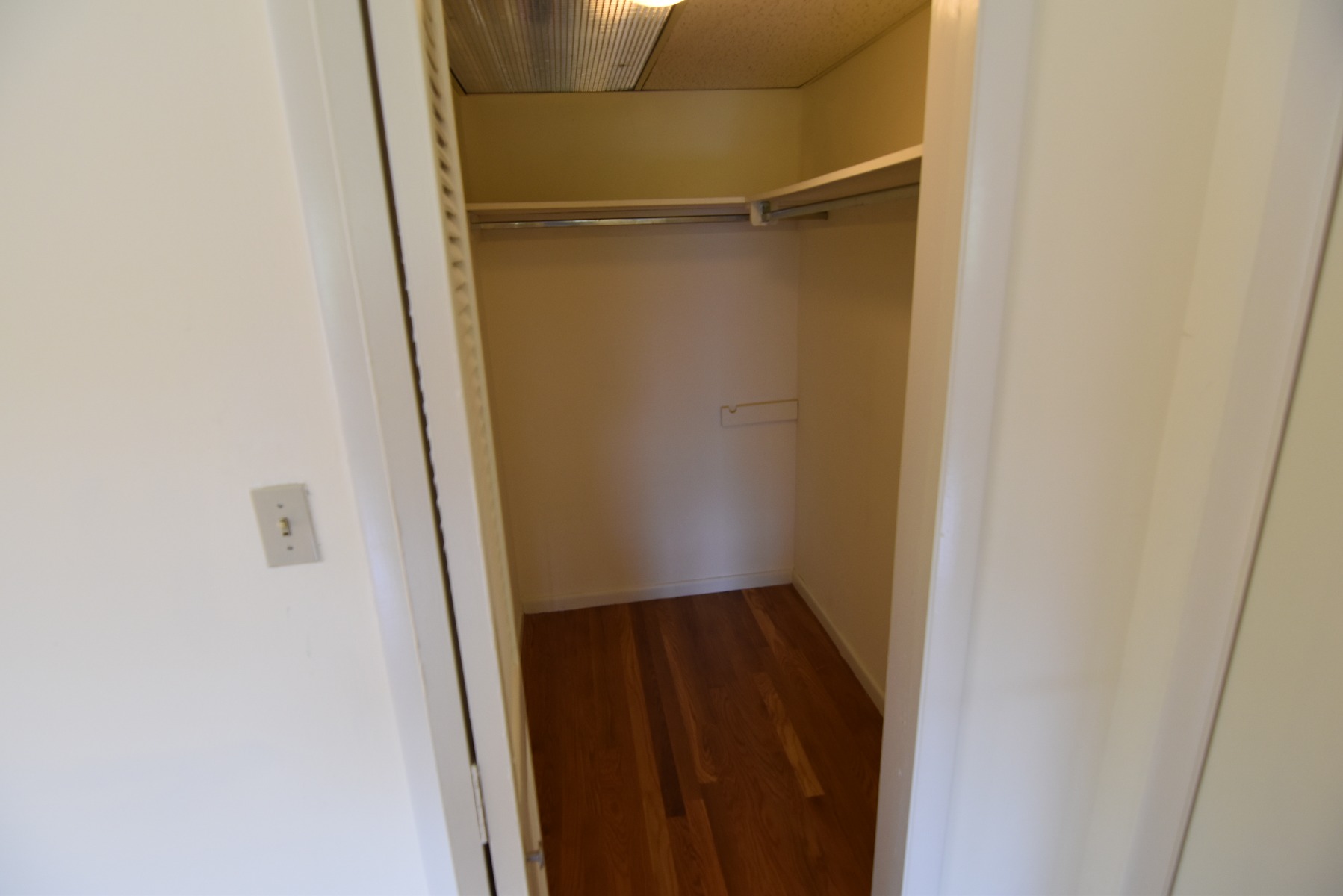 2 bed, 2 bath apartment for rent at 320 Hammond Pond Pkwy Unit 203, Chestnut Hill — photo 6 of 14