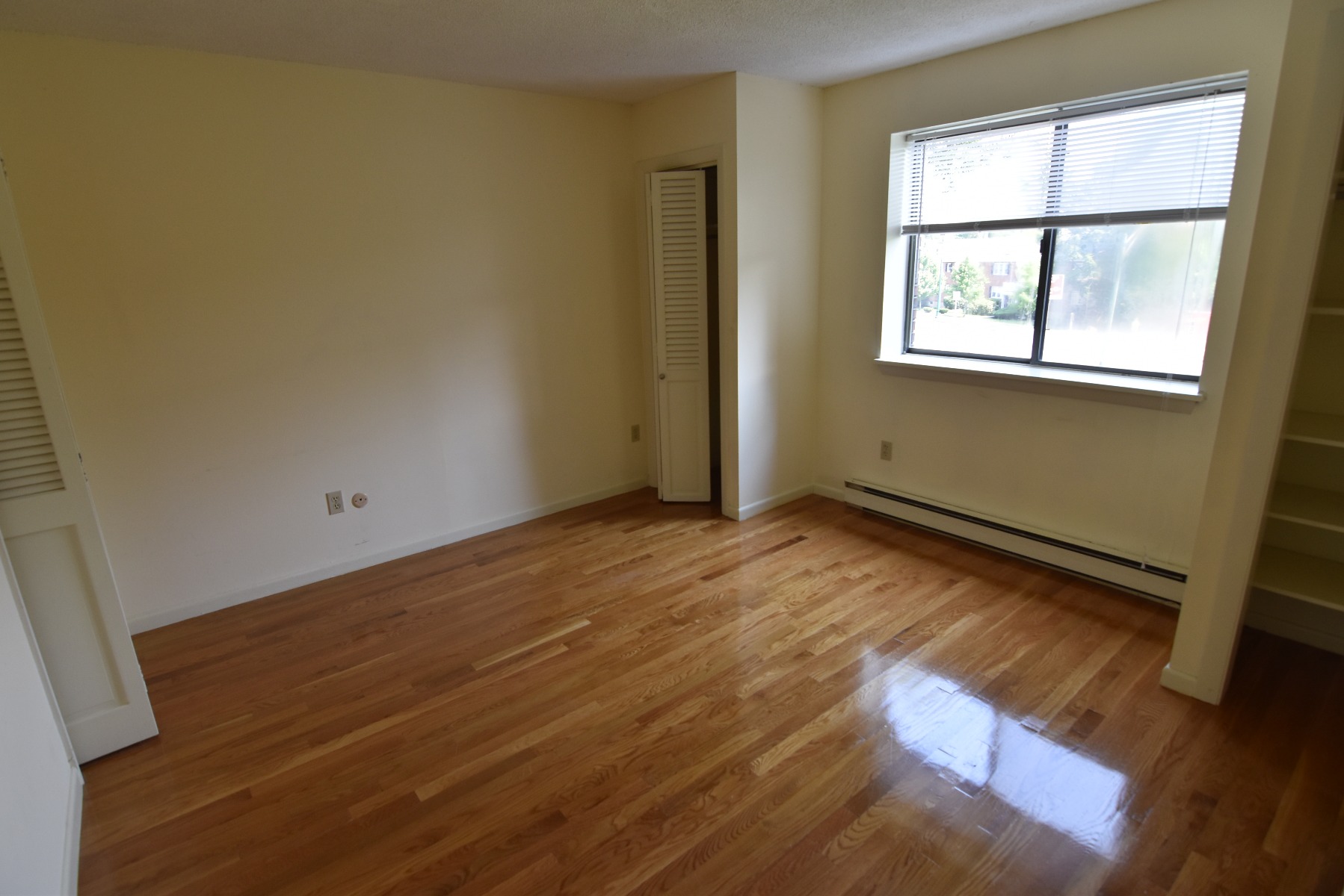2 bed, 2 bath apartment for rent at 320 Hammond Pond Pkwy Unit 203, Chestnut Hill — photo 4 of 14