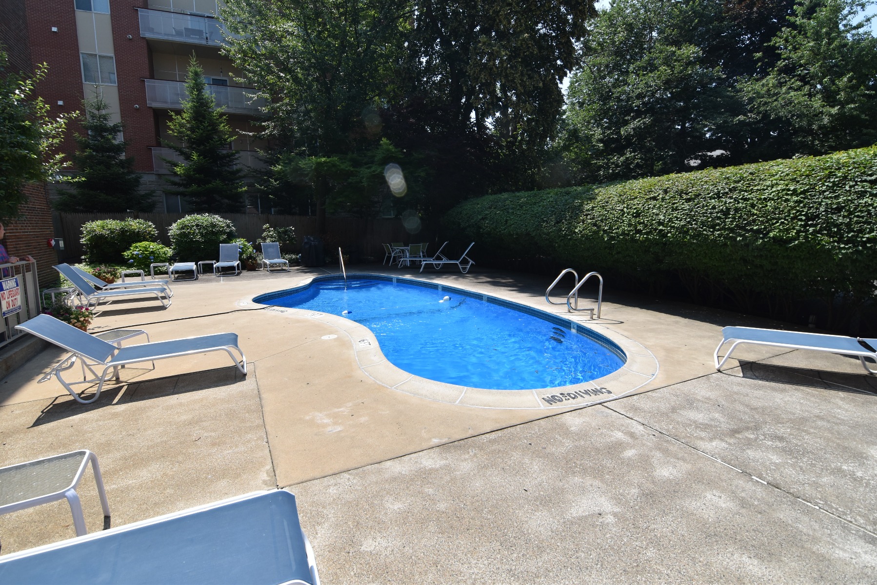 2 bed, 2 bath apartment for rent at 320 Hammond Pond Pkwy Unit 203, Chestnut Hill — photo 9 of 14