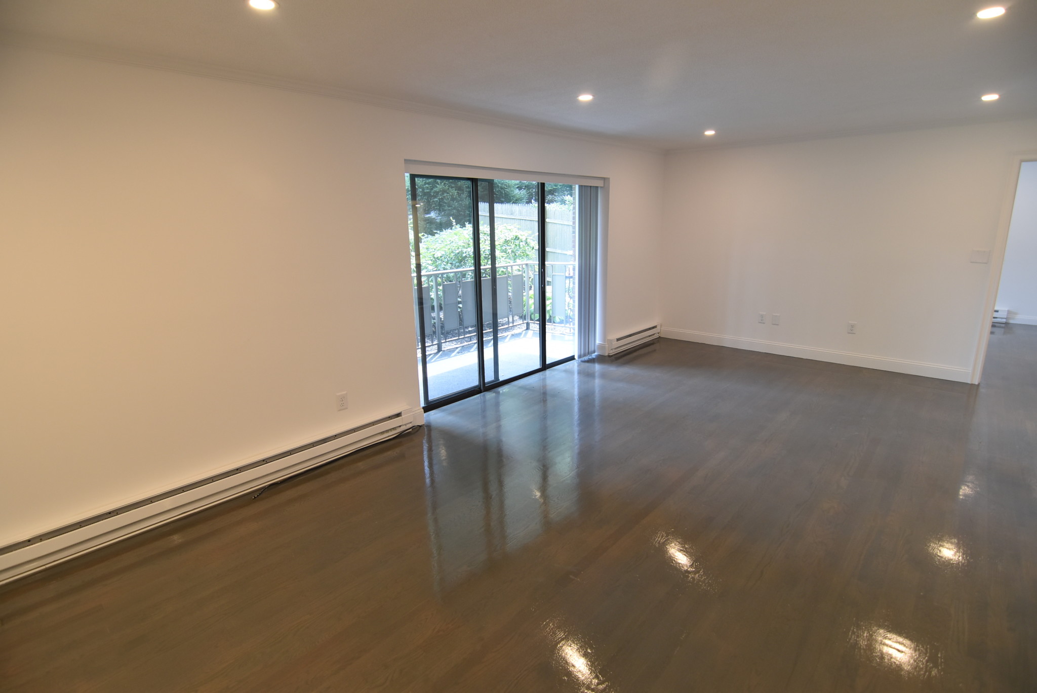 1 bed, 1 bath apartment for rent at 320 Hammond Pond Pkwy Unit 504, Chestnut Hill — photo 3 of 17