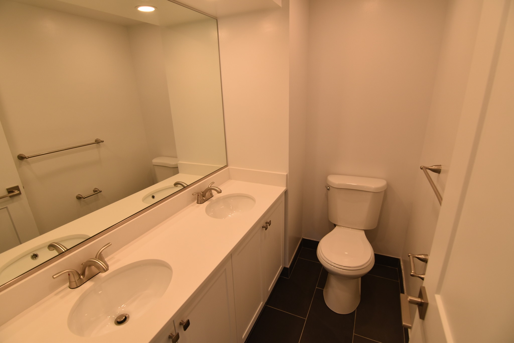 1 bed, 1 bath apartment for rent at 320 Hammond Pond Pkwy Unit 504, Chestnut Hill — photo 4 of 17