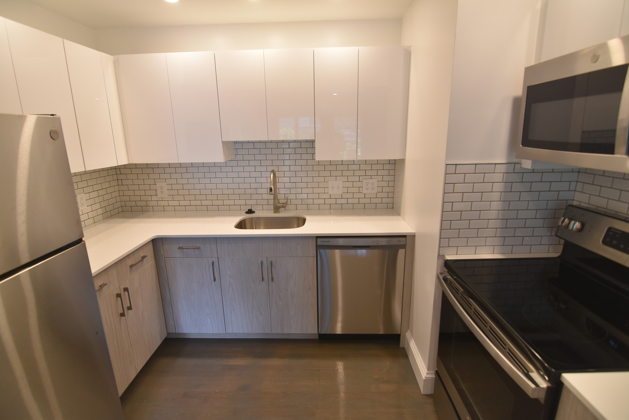 1 bed, 1 bath apartment for rent at 320 Hammond Pond Pkwy Unit 504, Chestnut Hill — photo 1 of 17