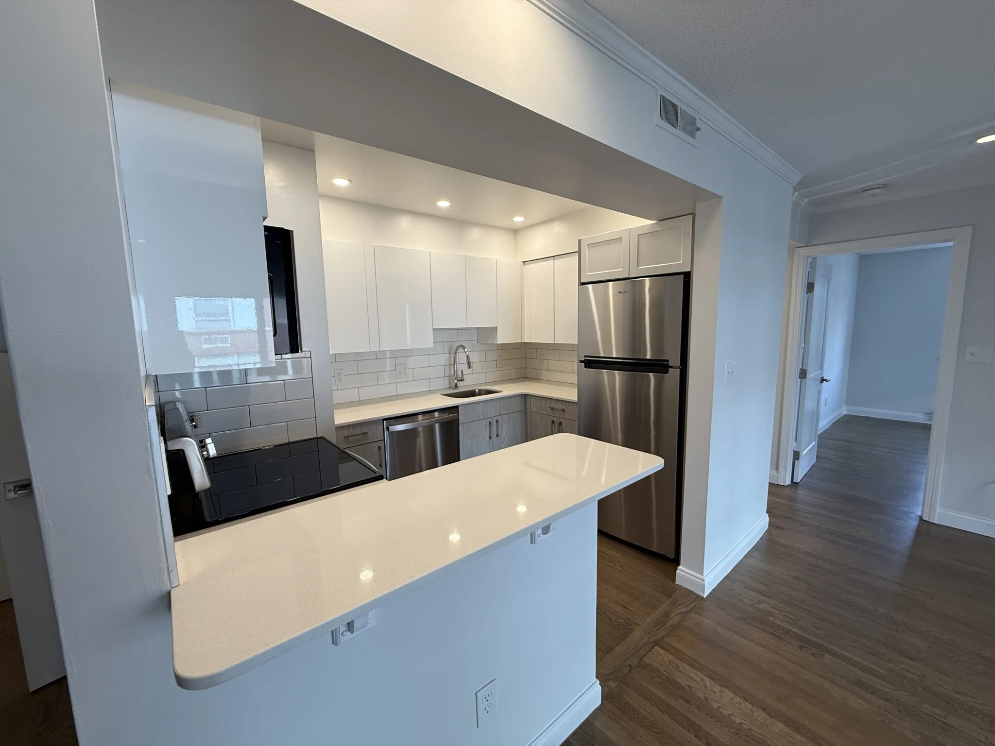 1 bed, 1.5 bath apartment for rent at 320 Hammond Pond Pkwy Unit 504R, Chestnut Hill
