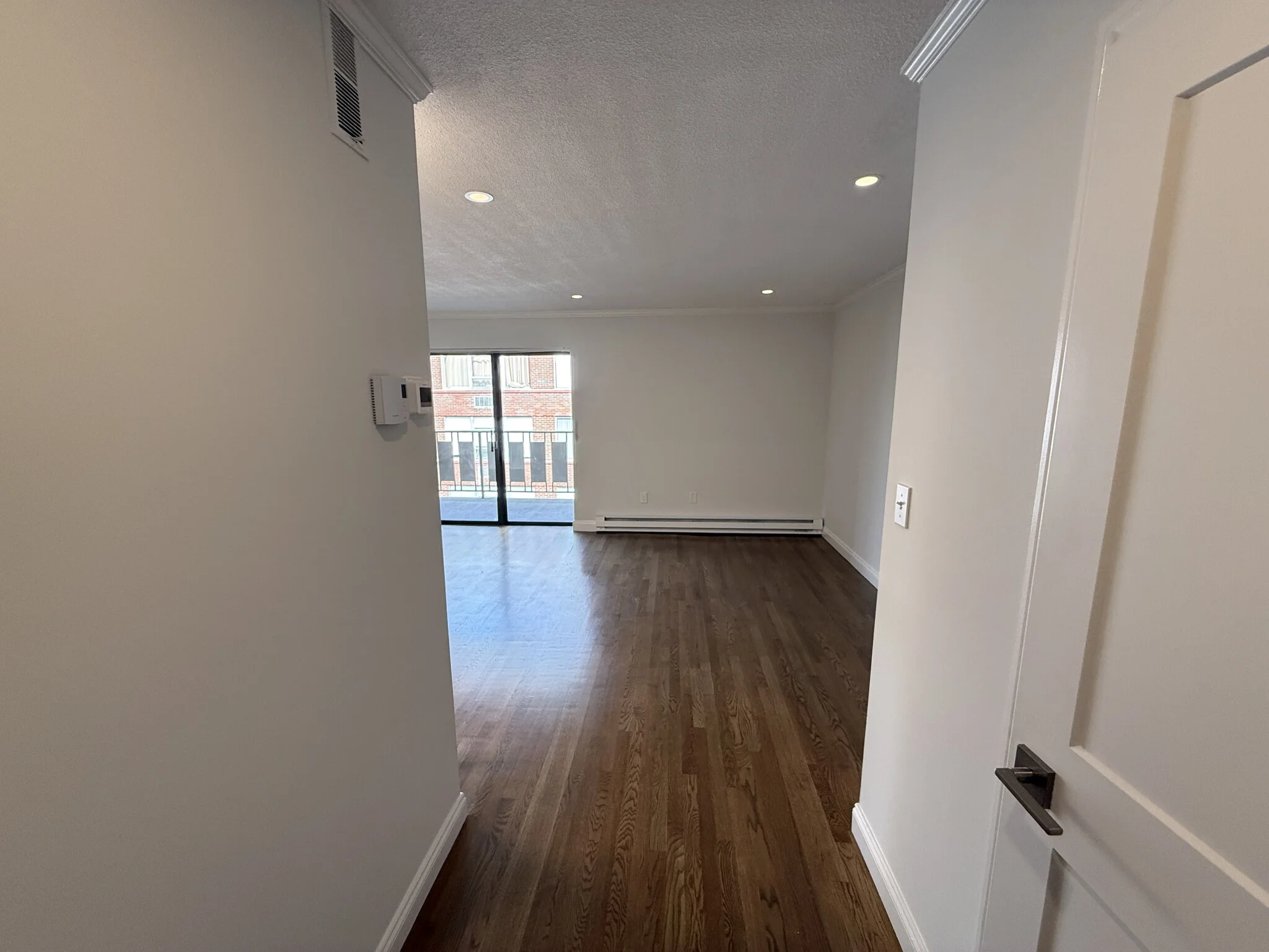1 bed, 1.5 bath apartment for rent at 320 Hammond Pond Pkwy Unit 504R, Chestnut Hill — photo 5 of 19
