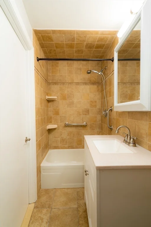 2 bed, 1 bath apartment for rent at 320 Hurley St Unit Unit 1, Kendall Square — photo 9 of 10