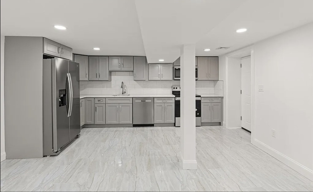 3 bed, 2 bath apartment for rent at 320 Malden St Unit 1, Revere — photo 3 of 13