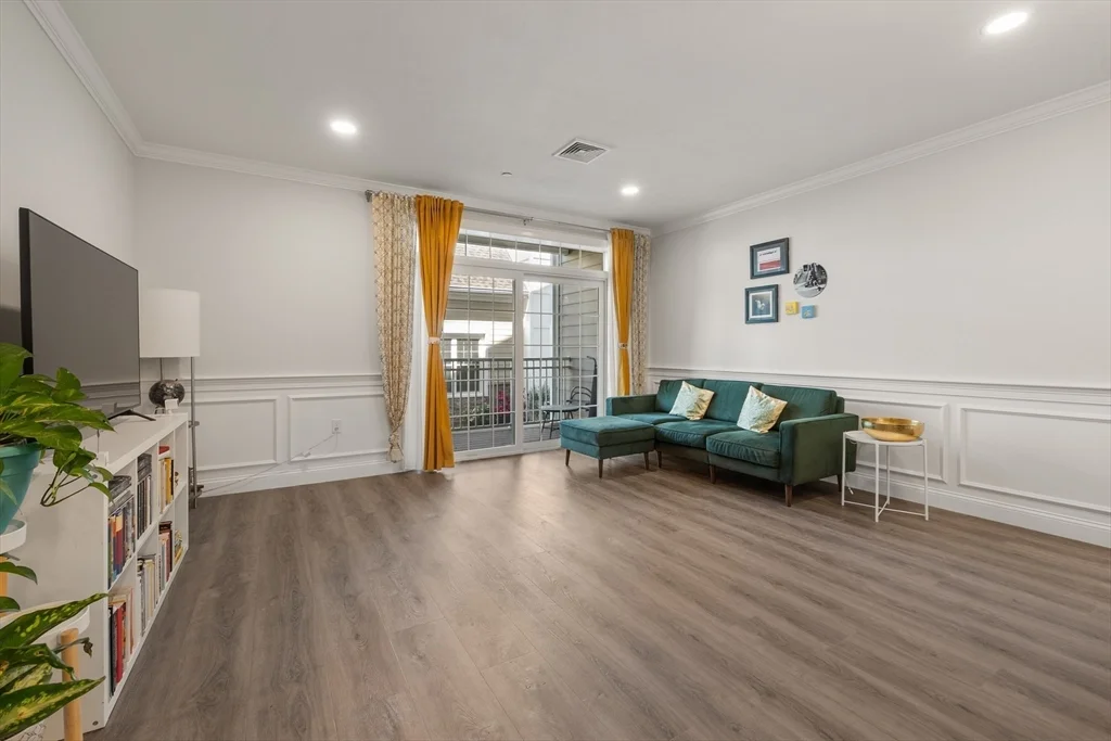 1 bed, 1 bath apartment for rent at 320 Middlesex Ave Unit D105, Wellington — photo 5 of 42