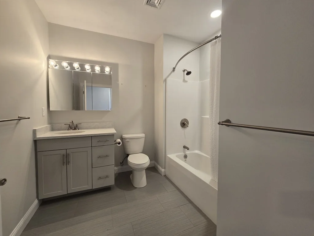 2 bed, 2 bath apartment for rent at 320 Middlesex Unit B305, Wellington — photo 15 of 40