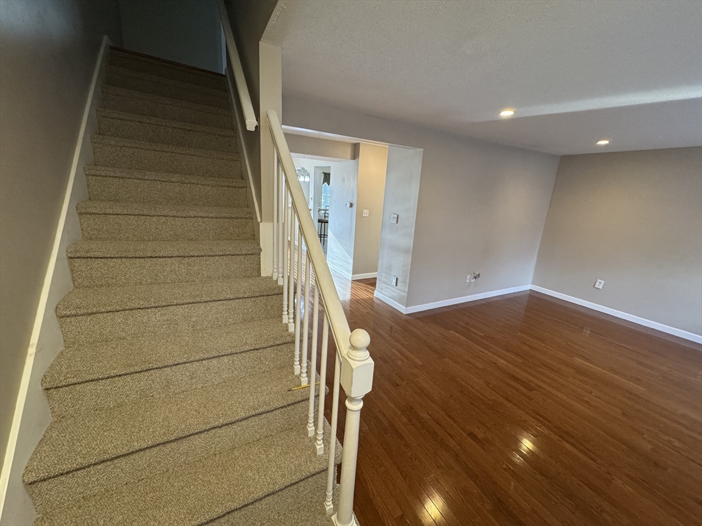 3 bed, 1 bath apartment for rent at 320 Newbury St Unit 402, Danvers — photo 13 of 24