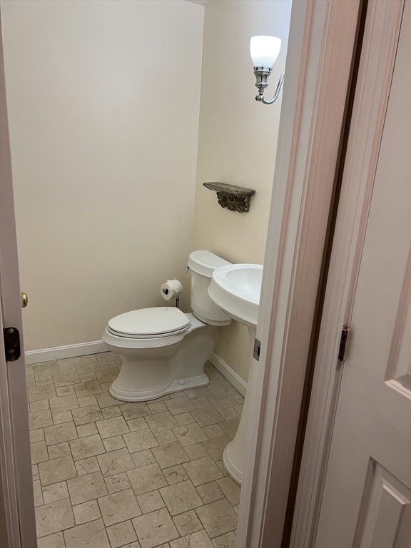 3 bed, 1 bath apartment for rent at 320 Newbury St Unit 402, Danvers — photo 6 of 24