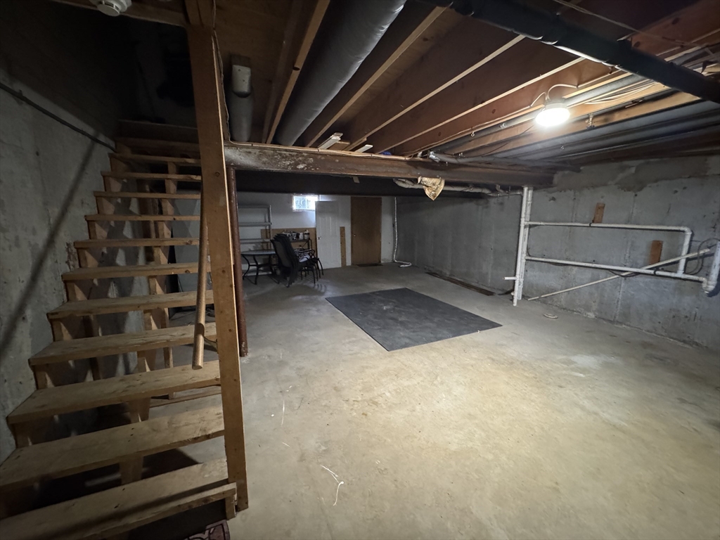 3 bed, 1 bath apartment for rent at 320 Newbury St Unit 402, Danvers — photo 22 of 24