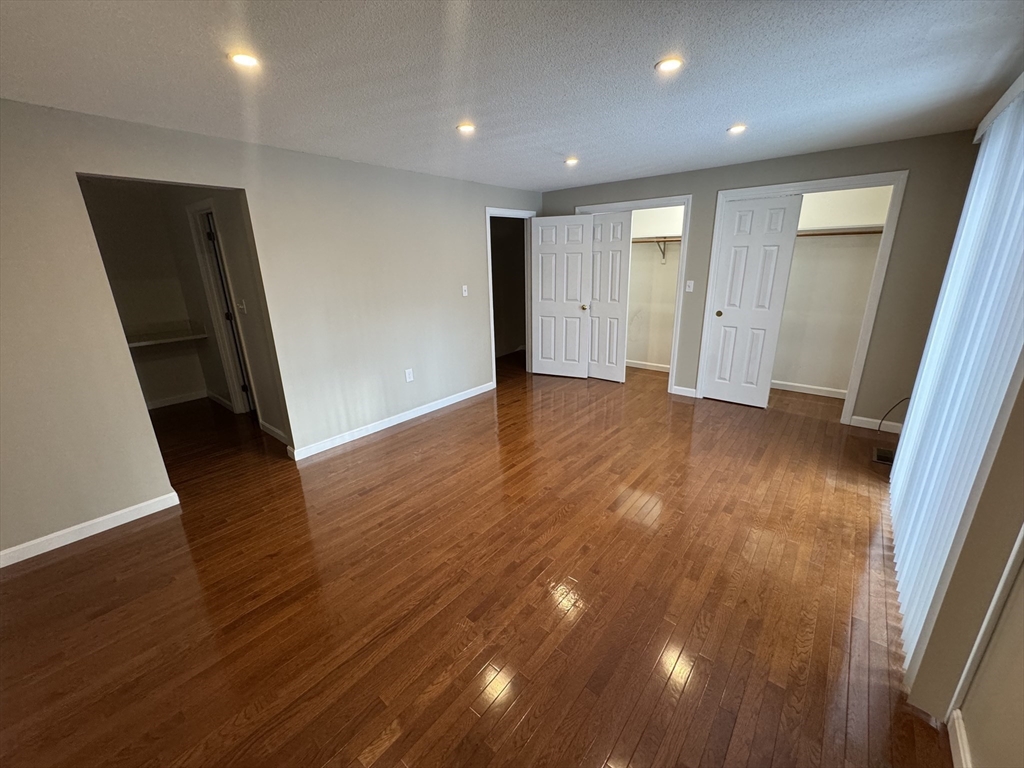 3 bed, 1 bath apartment for rent at 320 Newbury St Unit 402, Danvers — photo 16 of 24