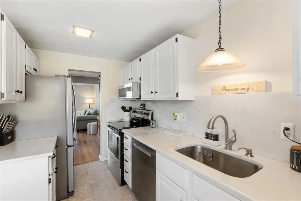 3 bed, 1 bath apartment for rent at 320 Newbury St Unit 507, Danvers — photo 8 of 30