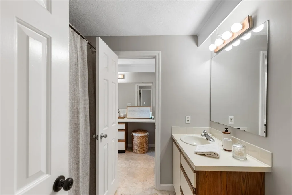 3 bed, 1 bath apartment for rent at 320 Newbury St Unit 507, Danvers — photo 16 of 30