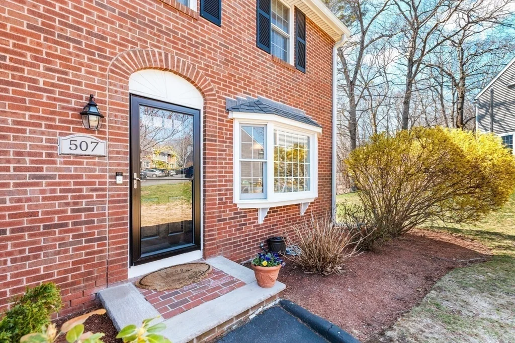3 bed, 1 bath apartment for rent at 320 Newbury St Unit 507, Danvers — photo 2 of 30