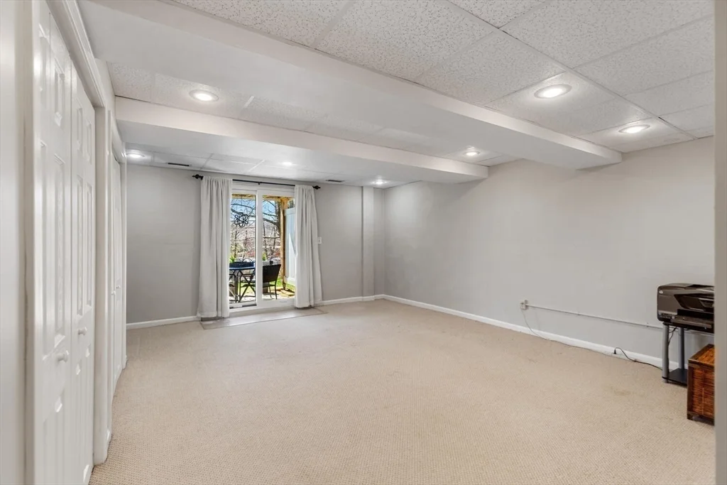 3 bed, 1 bath apartment for rent at 320 Newbury St Unit 507, Danvers — photo 21 of 30