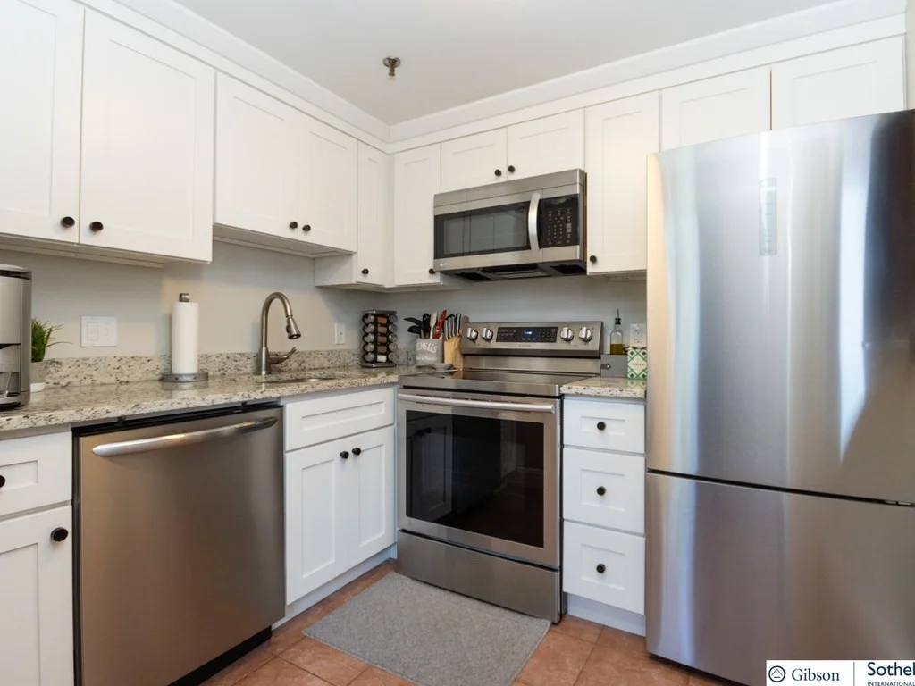 1 bed, 1 bath apartment for rent at 320 W 2nd St Unit 211, Boston — photo 3 of 10