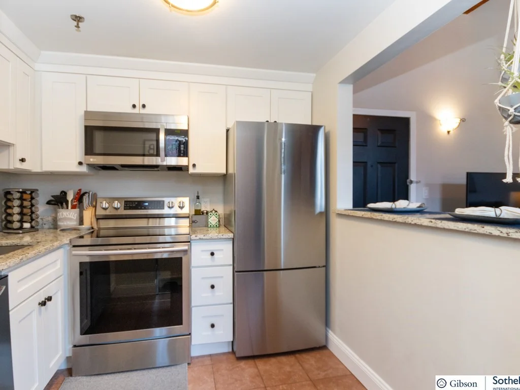 1 bed, 1 bath apartment for rent at 320 W 2nd St Unit 211, Boston — photo 4 of 10