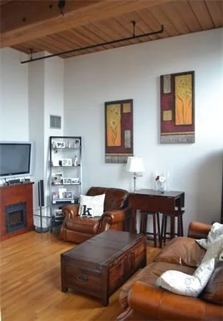 1 bed, 1 bath apartment for rent at 320 W 2nd St Unit 411, South Boston — photo 3 of 8