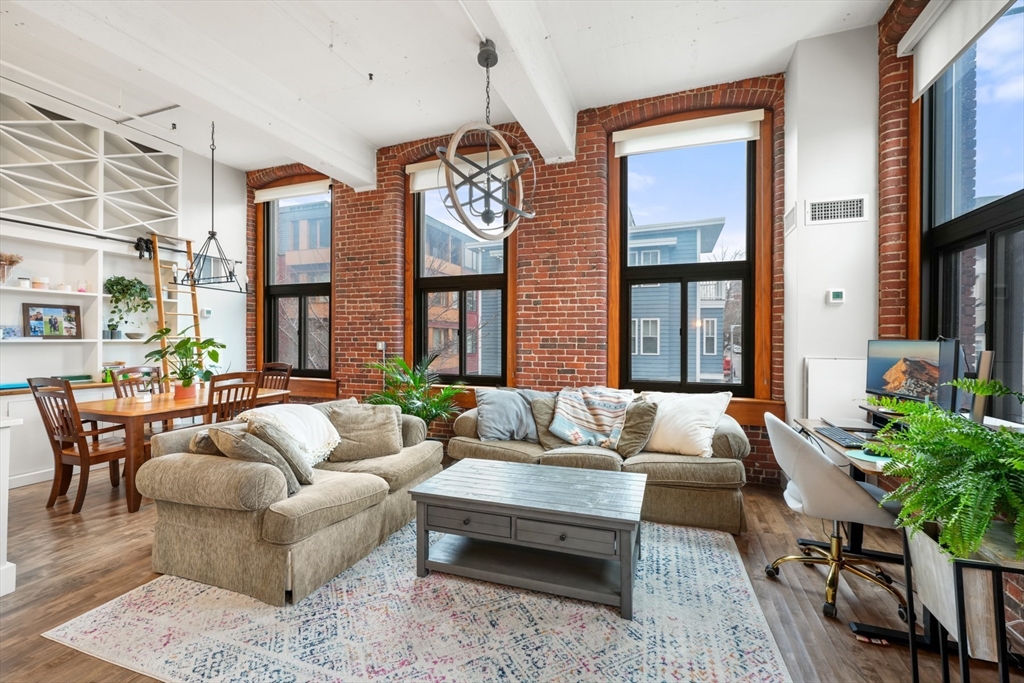 2 bed, 1 bath apartment for rent at 320 W 2nd Unit 205, South Boston — photo 3 of 18