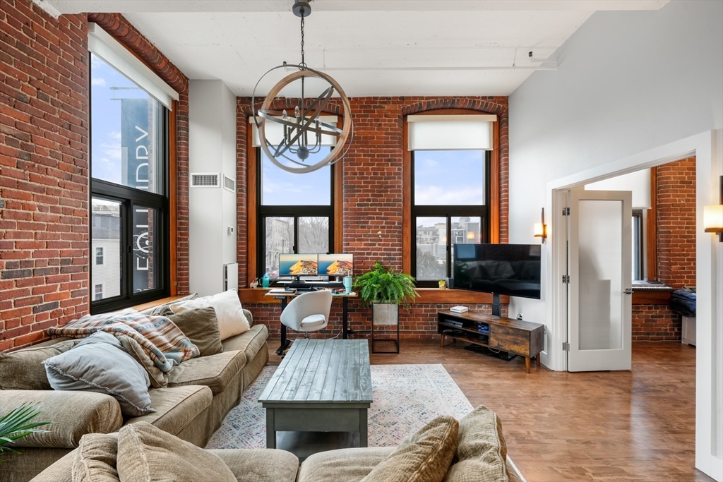 2 bed, 1 bath apartment for rent at 320 W 2nd Unit 205, South Boston — photo 4 of 18