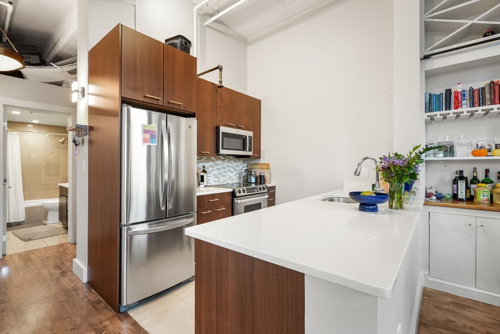 2 bed, 1 bath apartment for rent at 320 W 2nd Unit 205, South Boston — photo 6 of 18