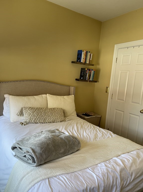 2 bed, 1 bath apartment for rent at 320 W Broadway Unit 1, South Boston — photo 9 of 15