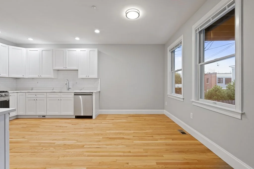 3 bed, 1 bath apartment for rent at 320 W Broadway Unit 2, South Boston — photo 5 of 17
