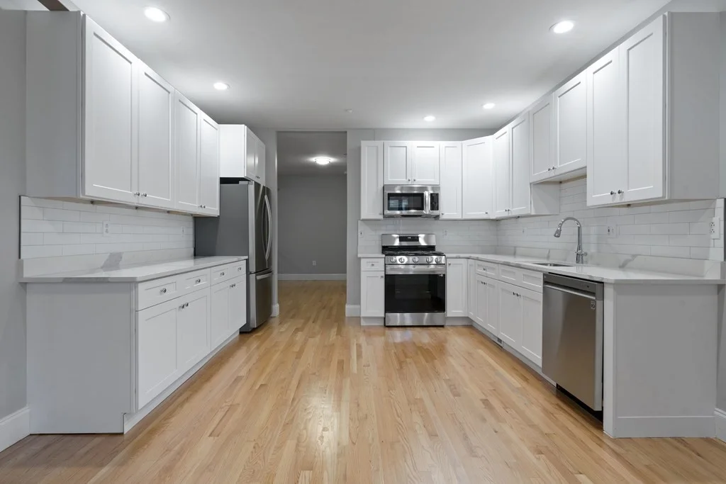 3 bed, 1 bath apartment for rent at 320 W Broadway Unit 2, South Boston — photo 2 of 17