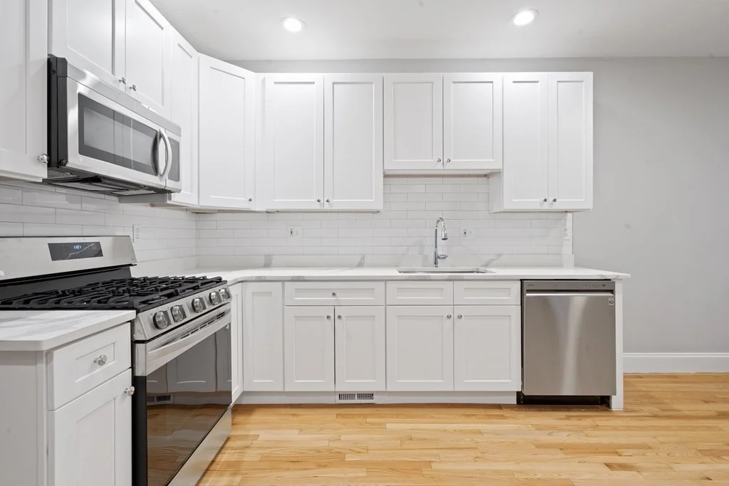 3 bed, 1 bath apartment for rent at 320 W Broadway Unit 2, South Boston — photo 3 of 17
