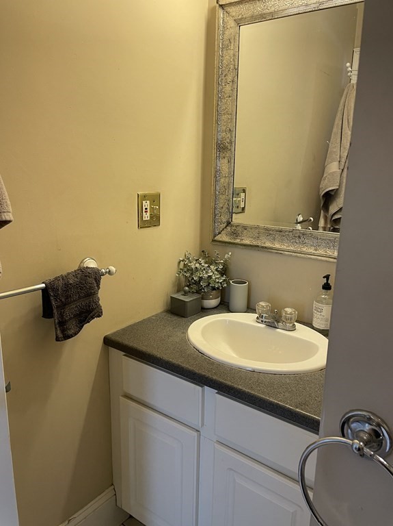 2 bed, 1 bath apartment for rent at 320 W Broadway Unit 3, South Boston — photo 14 of 15