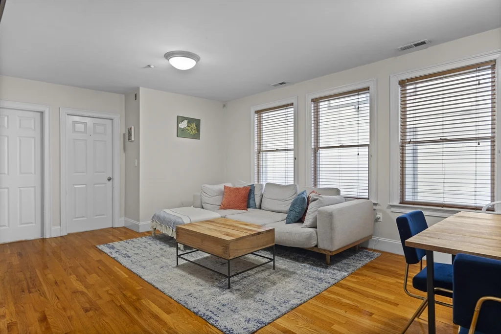 2 bed, 1 bath apartment for rent at 320 W Broadway Unit 4, South Boston — photo 4 of 15