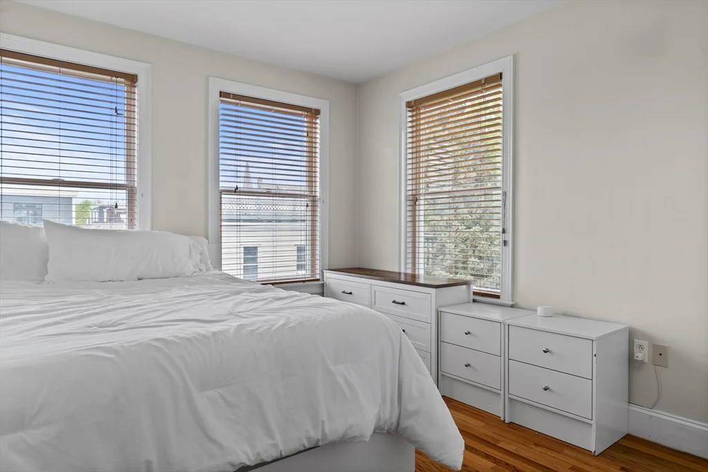 2 bed, 1 bath apartment for rent at 320 W Broadway Unit 4, South Boston — photo 10 of 15