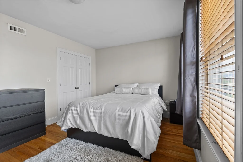 2 bed, 1 bath apartment for rent at 320 W Broadway Unit 6, South Boston — photo 7 of 14