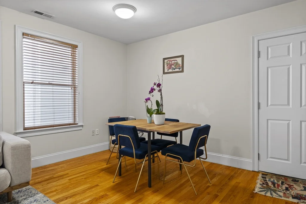 2 bed, 1 bath apartment for rent at 320 W Broadway Unit 6, South Boston — photo 5 of 14