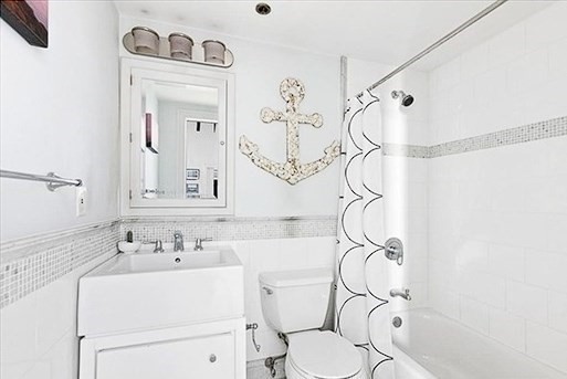 1 bed, 1 bath apartment for rent at 320 W 2nd Unit 304, South Boston — photo 4 of 8