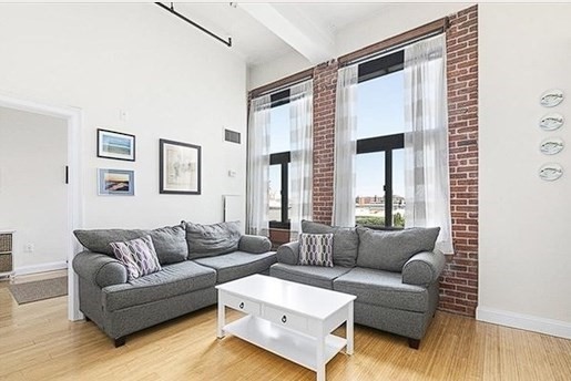 1 bed, 1 bath apartment for rent at 320 W 2nd Unit 304, South Boston — photo 1 of 8