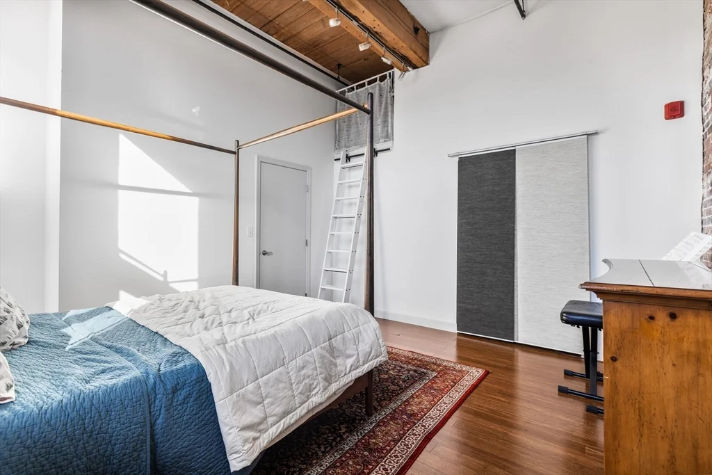 2 bed, 1 bath apartment for rent at 320 W 2nd Unit 413, South Boston — photo 15 of 26