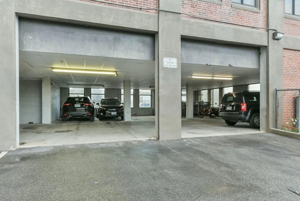 2 bed, 1 bath apartment for rent at 320 W 2nd Unit 413, South Boston — photo 24 of 26