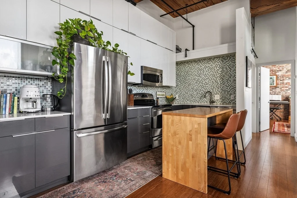2 bed, 1 bath apartment for rent at 320 W 2nd Unit 413, South Boston — photo 9 of 26