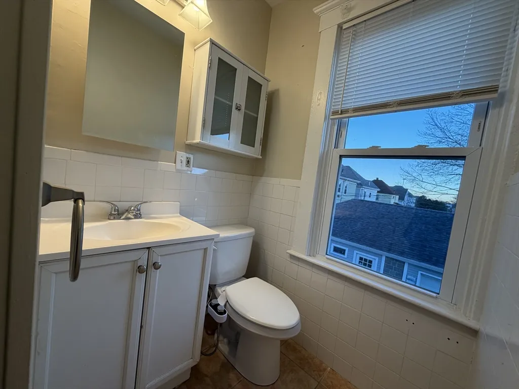 1 bed, 1 bath apartment for rent at 320-322 Wood St Unit 2, New Bedford — photo 10 of 23